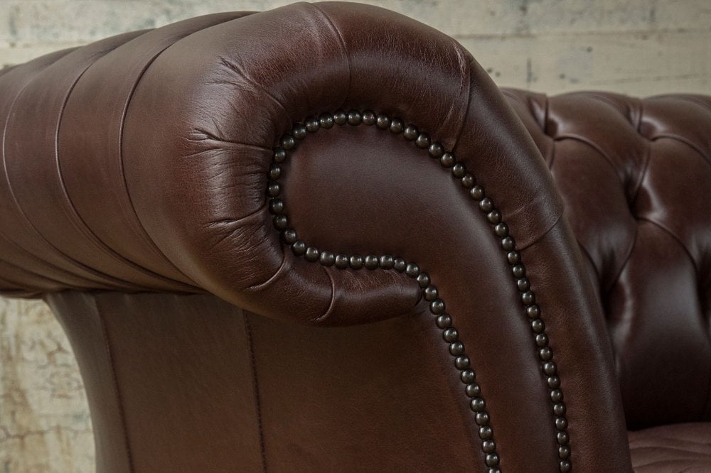 Montana - Old English Dark Brown